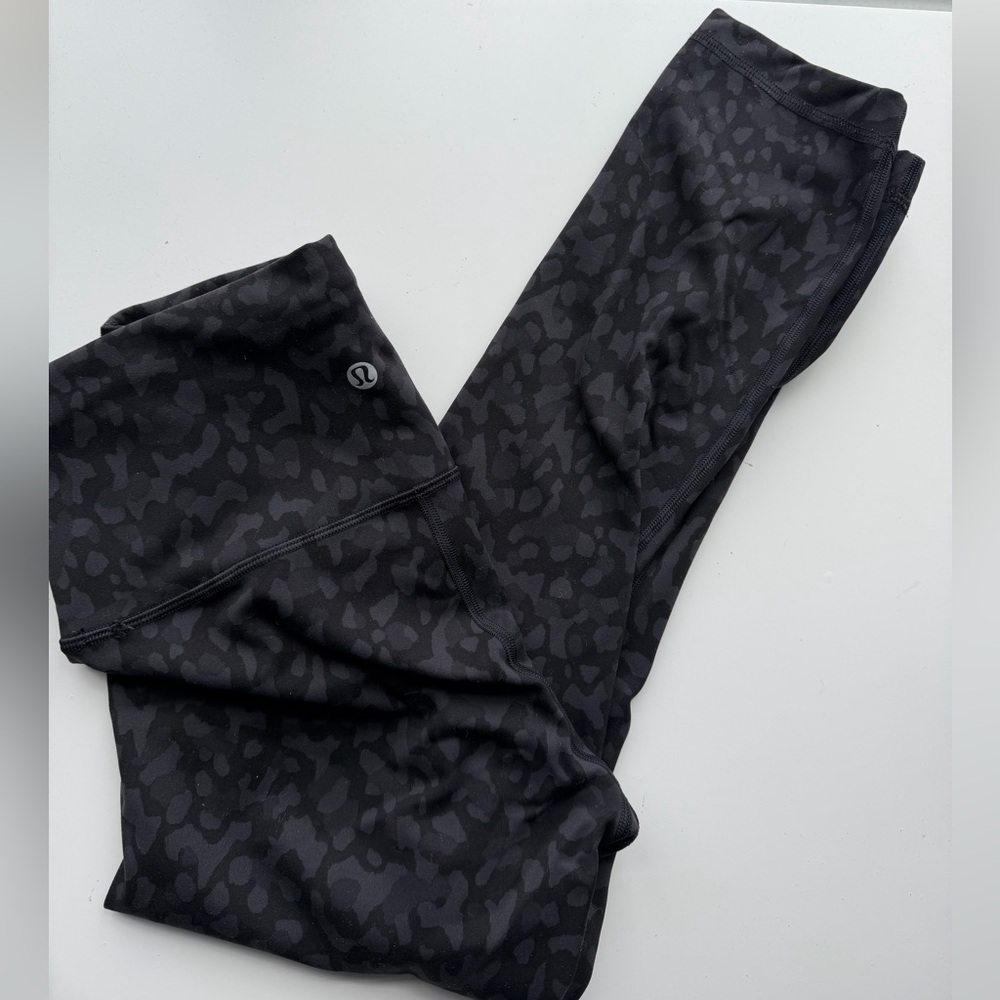 Lululemon Cropped Aligns